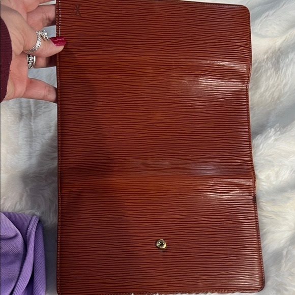 Louis Vuitton Rich Brown Epi long Wallet - Picture 7 of 12
